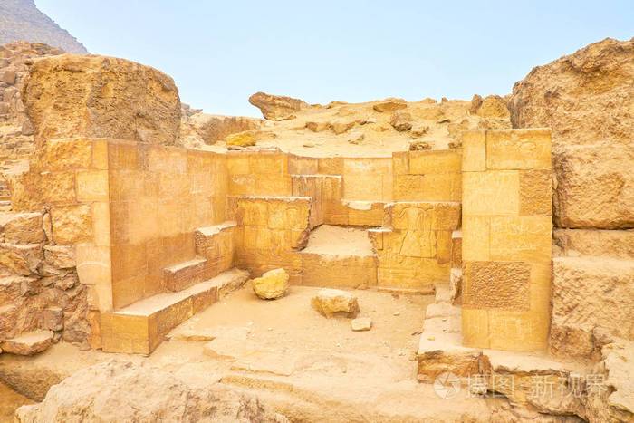 古埃及建筑的废墟,石灰石上有象形文字,吉萨卫城照片-正版商用图片15z